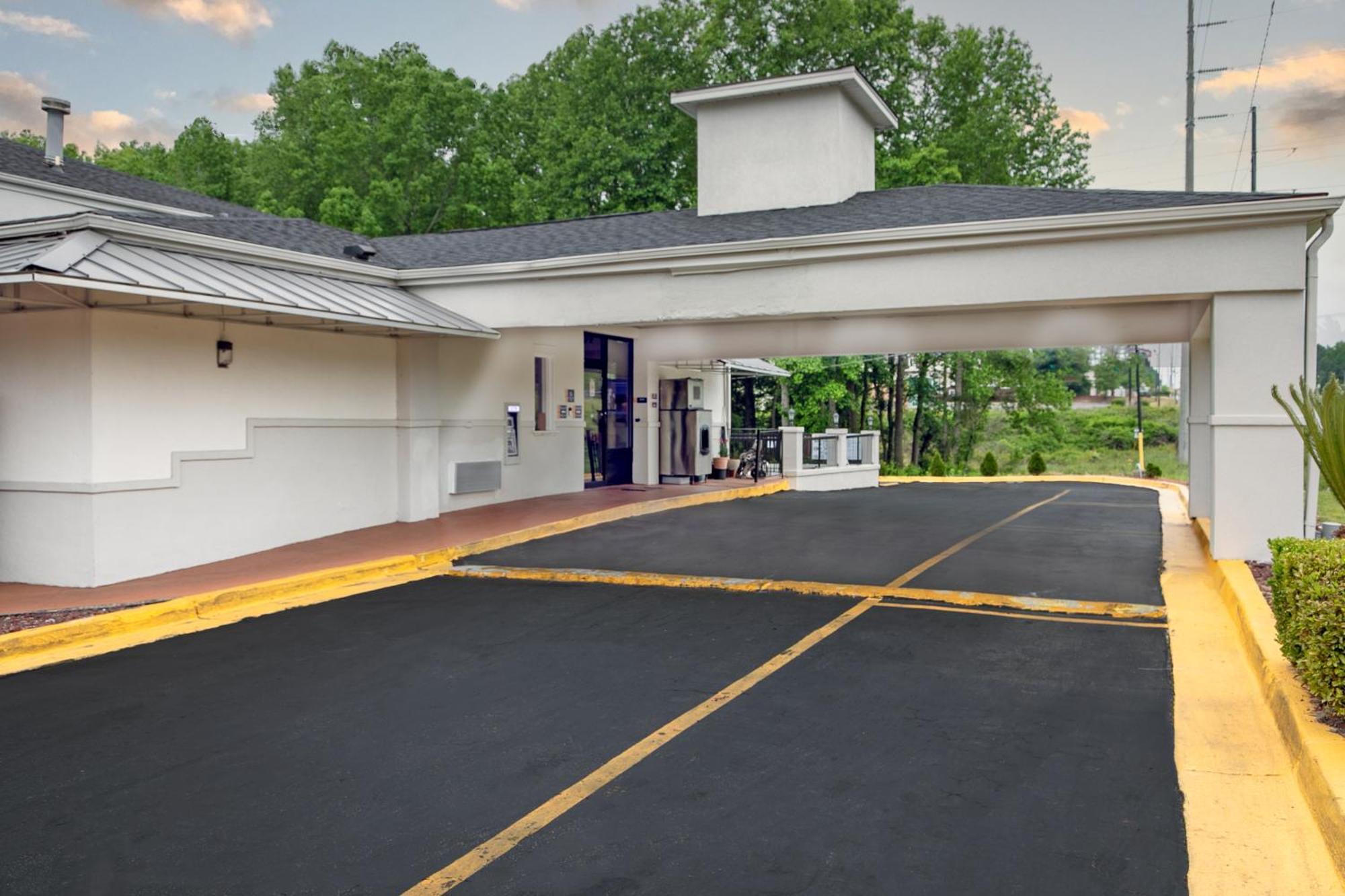 Days Inn By Wyndham Augusta Near Fort Gordon Exterior photo